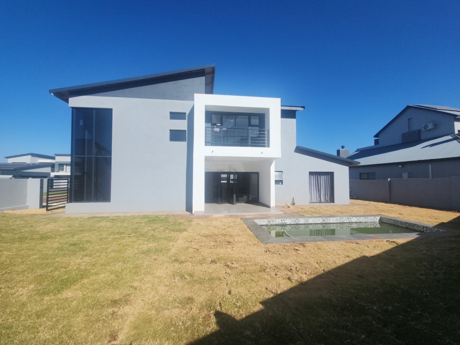 To Let 4 Bedroom Property for Rent in Melodie North West